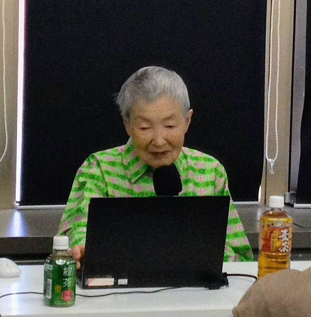 お話する若宮さん